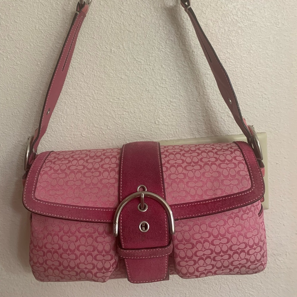 Vintage Coach Soho flap shoulder bag.